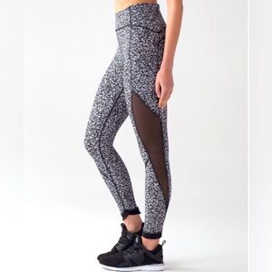 Lululemon Sole Training 7/8 Tight 10 Daisy Dust Alpine White Black Running Gym